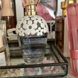 Marc Jacobs Daisy Dream Glass Bottle with White Floral Cap